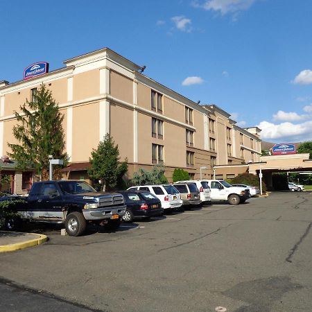 Howard Johnson By Wyndham Suffern Exterior foto