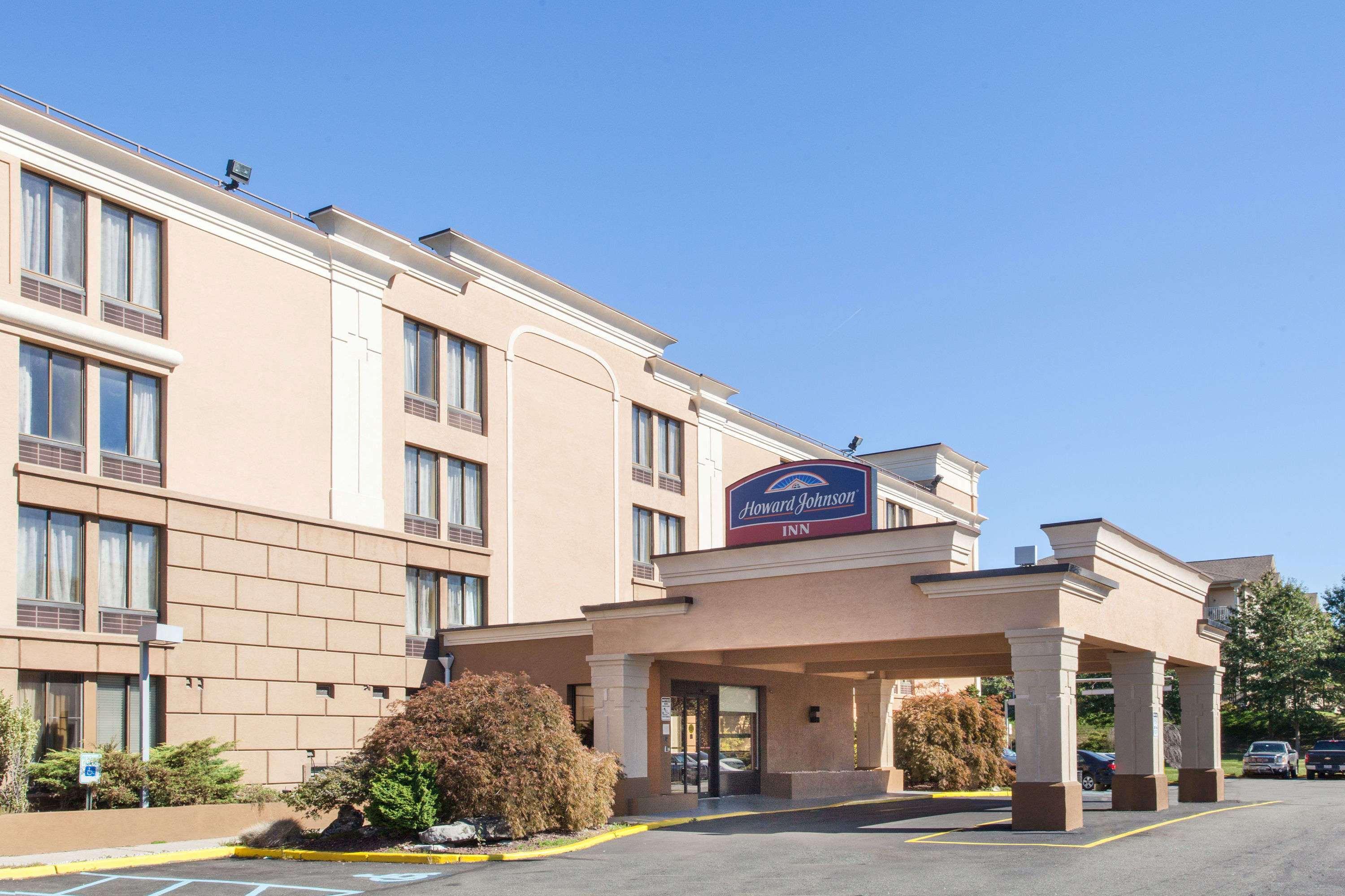 Howard Johnson By Wyndham Suffern Exterior foto